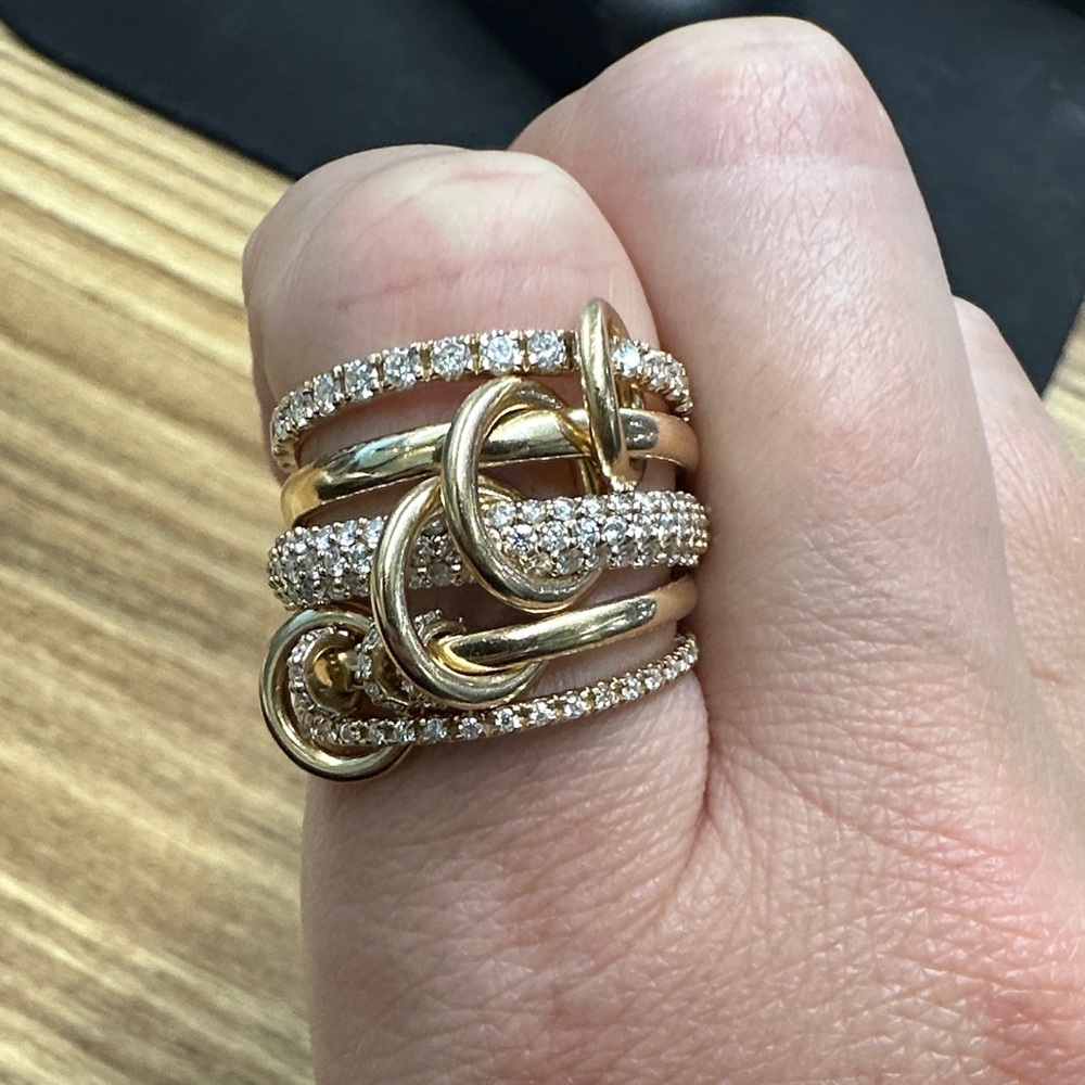 Yellow gold Intertwined Ring